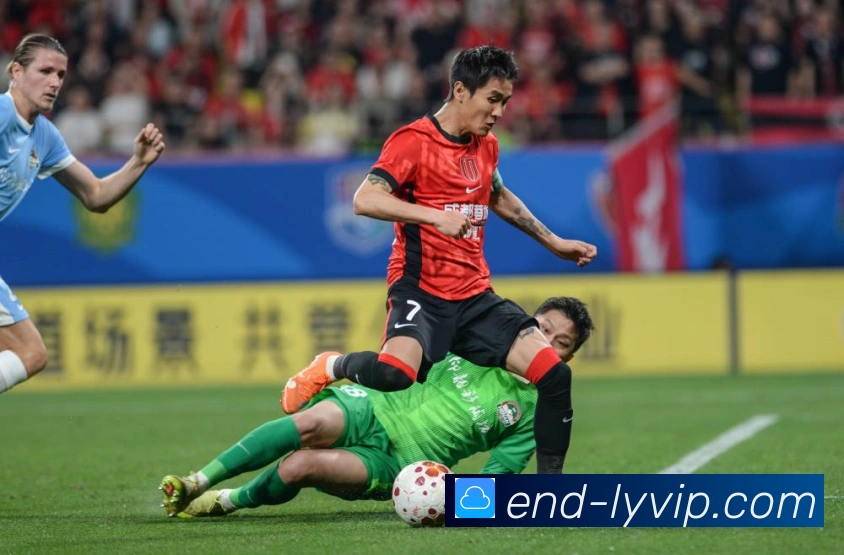 比约坎引领中场风暴助力球队冲击联赛巅峰